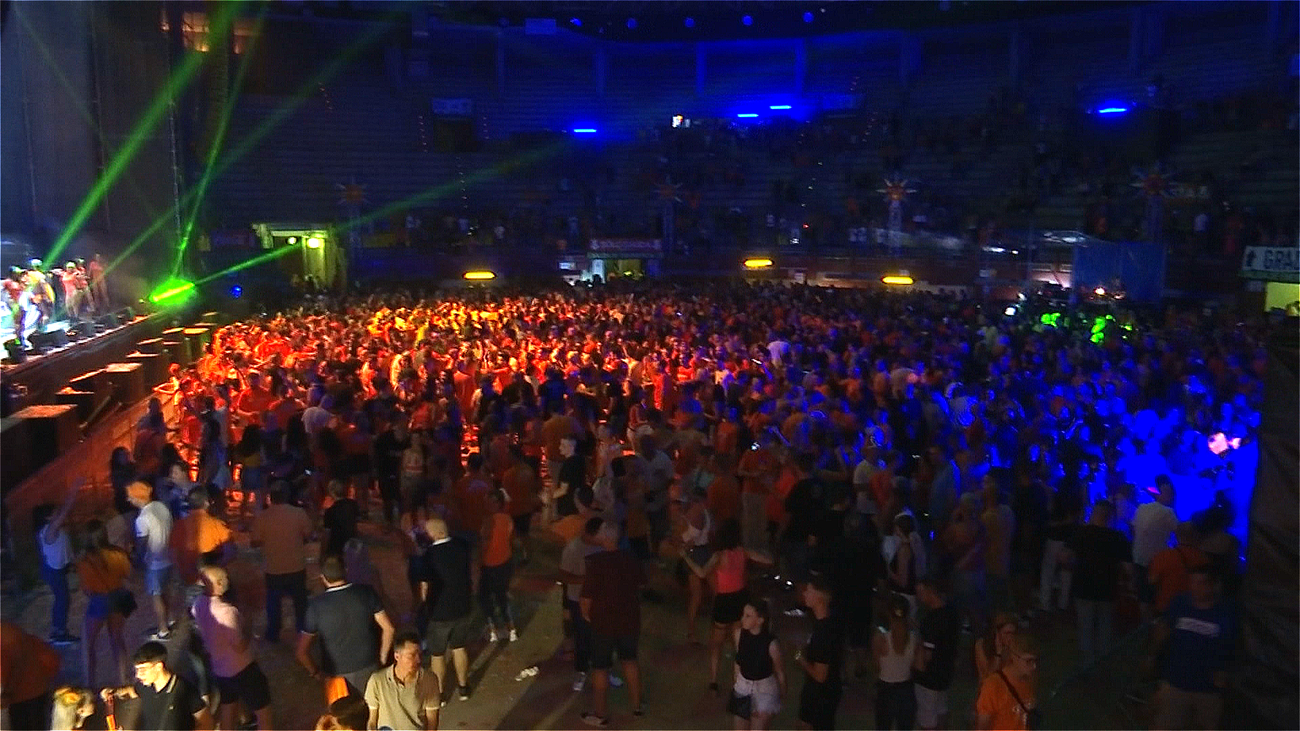 Consumo de alcohol y estupefacientes en el parking de la 'Fiesta Naranja' de Leganés
