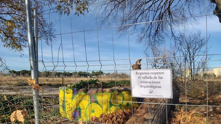 Vallado del yacimiento arqueológico de Carbanchel