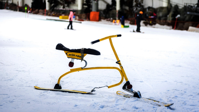 En plena ola de calor, montar en bici rodeados de nieve es posible en Arroyomolinos
