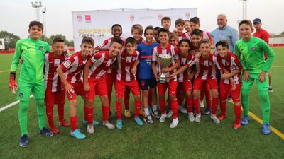 El Atlético de Madrid, campeón alevín mixto en los penaltis