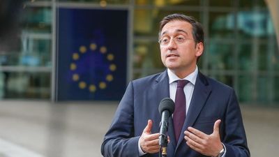 Albares busca rebajar tensión con Argelia aunque Planas insiste en  la tesis rusa