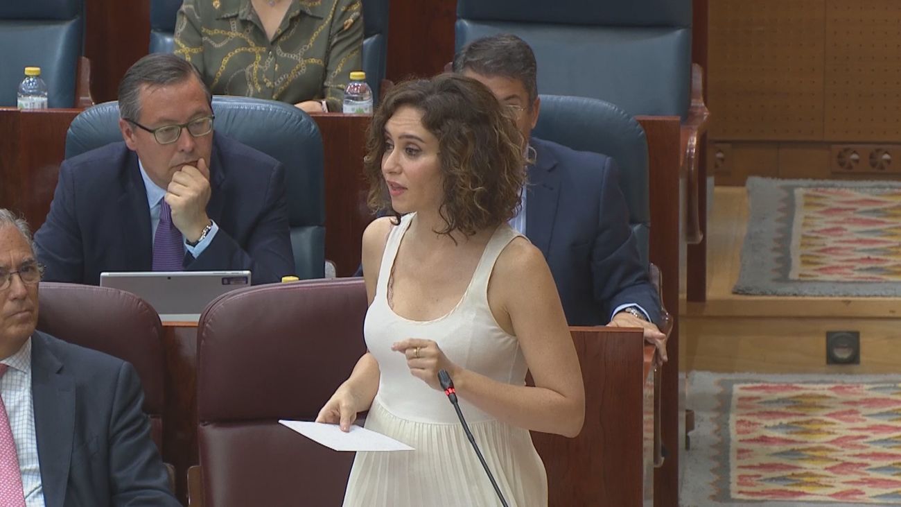 Ayuso critica la política fiscal del PSOE, que solo "genera ruina, destrucción y corrupción"