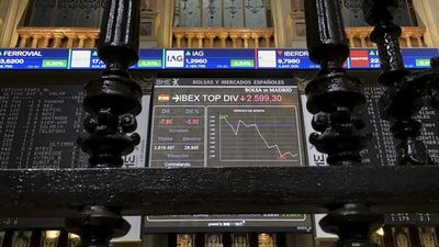 El miedo a una recesión económica sacude a las bolsas europeas y tensa al euro