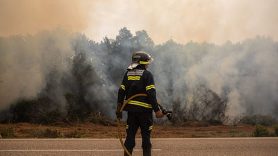 Zamora sigue luchando contra el fuego en Sierra de la Culebra