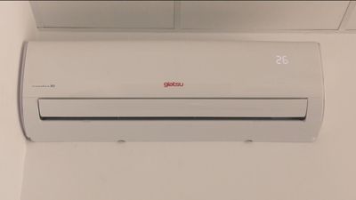 El precio de la luz sube este martes hasta los los 270 euros/MWh