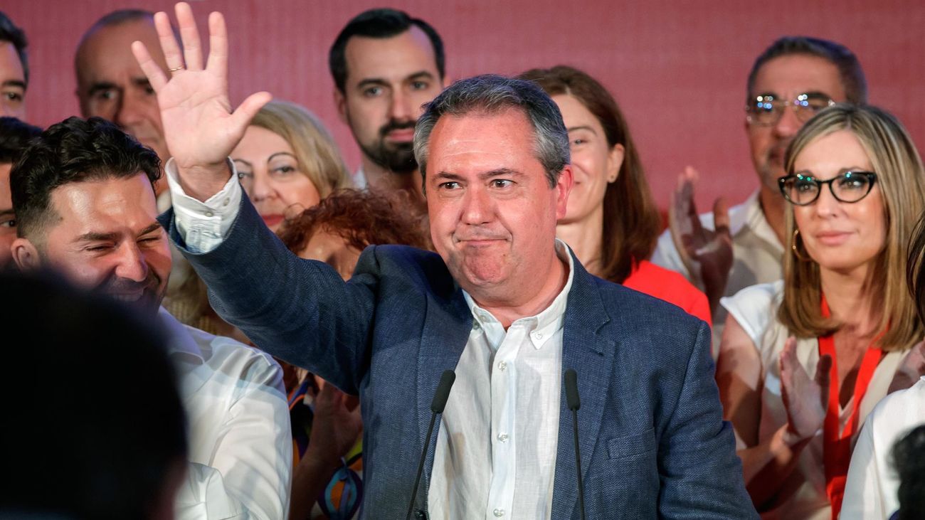 El PSOE, tocado por el 'batacazo' de Juan Espadas, que fue elegido por Pedro Sánchez