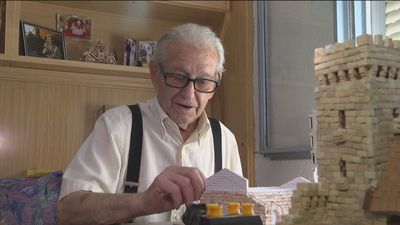 Las maquetas de Luis, un antídoto contra la soledad y el deterioro cognitivo