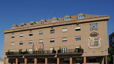 ¿Quieres trabajar como auxiliar administrativos en el Ayuntamiento de Móstoles? Bolsa de empleo y oposiciones