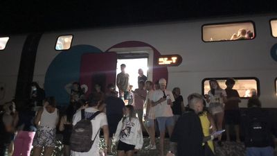 La odisea de 960 pasajeros de un Ouigo parado más de tres horas a la altura de Calatayud