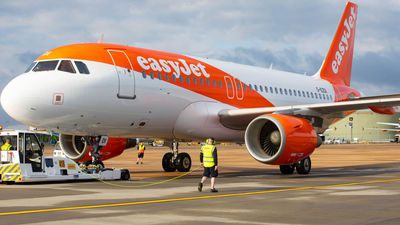 Los tripulantes de cabina de EasyJet convocados a 9 días de huelga en julio