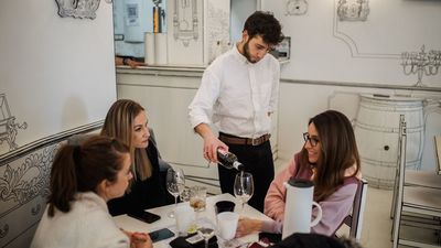 Las ventas del sector servicios en la Comunidad de Madrid crecen un 28,8 % en abril