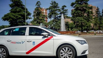 La franja roja de los taxis madrileños será arcoíris durante la Fiesta del Orgullo
