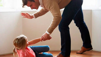 Condenan a un padre a cuatro meses de prisión por dar un fuerte azote a su hija