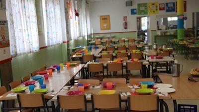 Un millar de escolares de familias vulnerables de Fuenlabrada tendrán becas comedor este verano