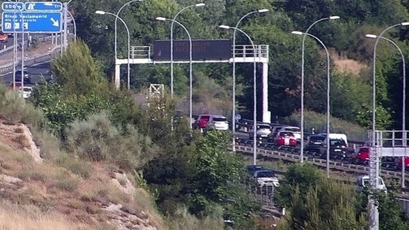 Un accidente múltiple en la A-3 provoca un gran atasco a la altura de Rivas Vaciamadrid
