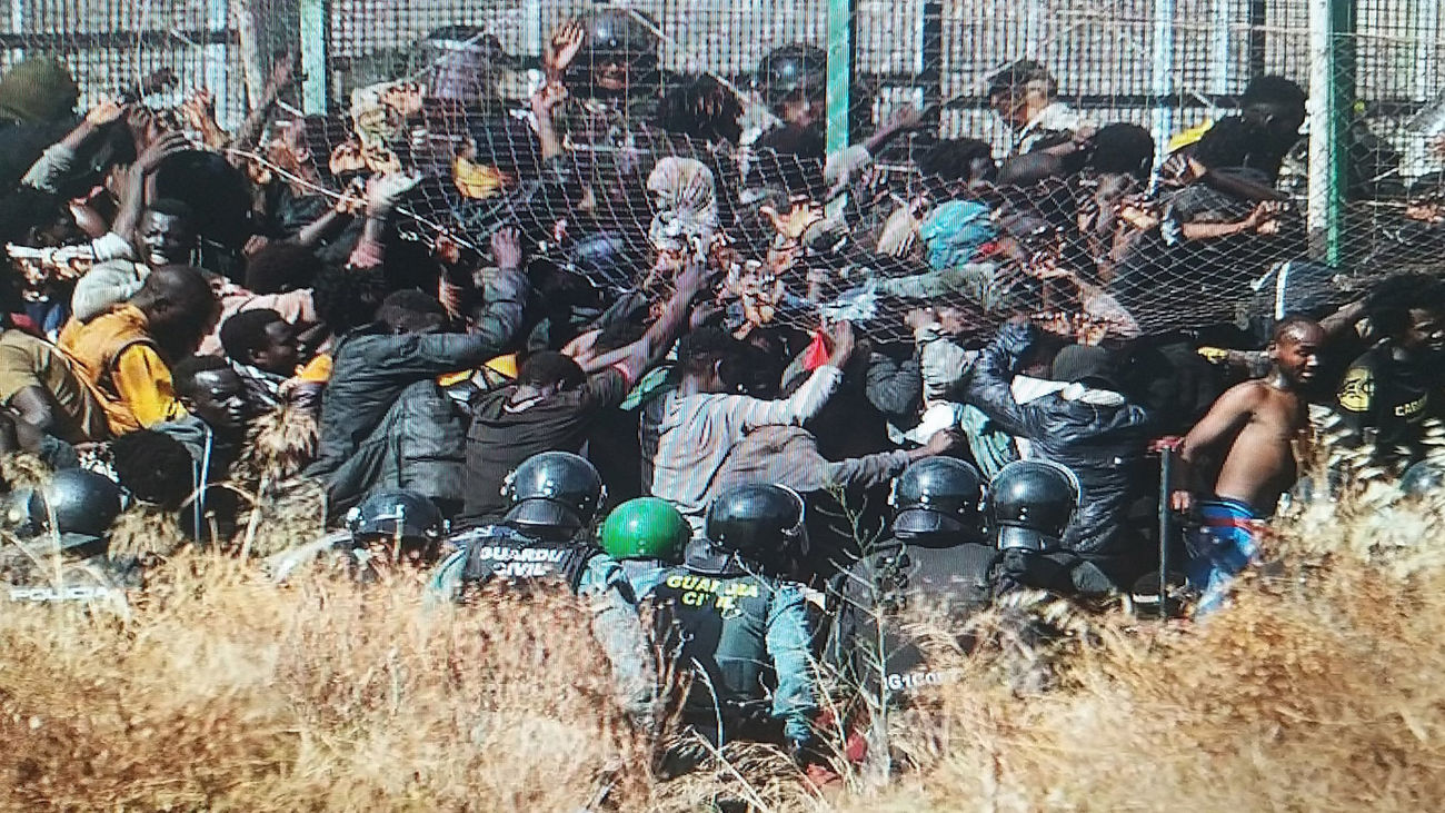 Socios y oposición concluyen que los vídeos de la tragedia de la valla de Melilla contradicen a Marlaska