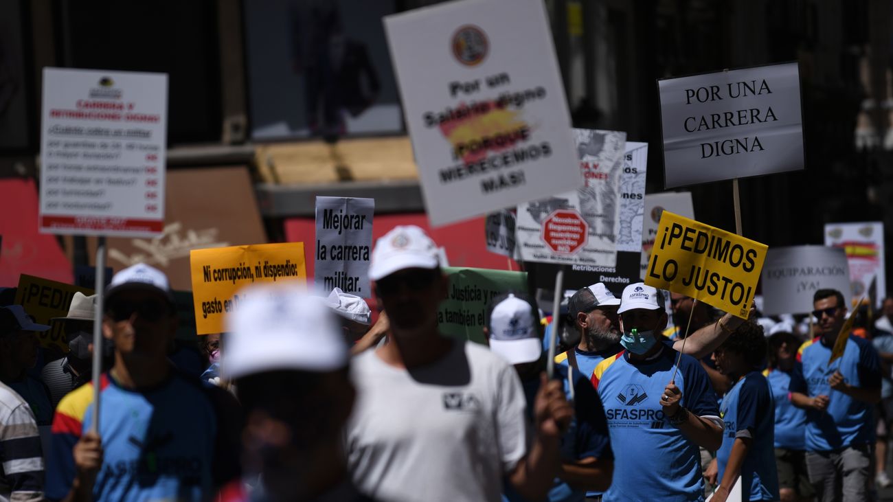 Los militares se manifiestan para pedir mejores condiciones y más medios