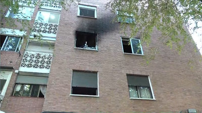 Una mujer fallece en el incendio de su casa en Móstoles y varias personas resultan heridas  por intoxicado por humo