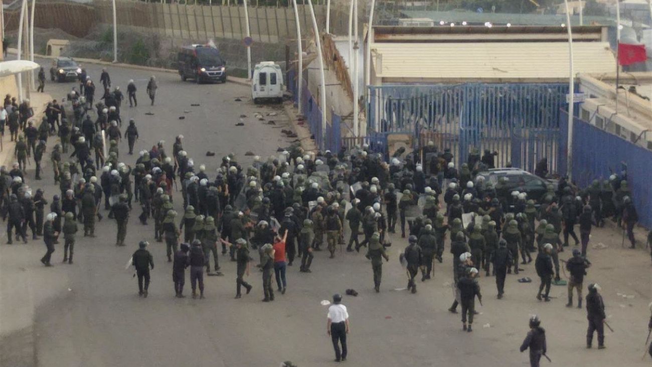 Duras críticas de la izquierda a Sánchez por defender la actuación de la policía marroquí en el asalto a la valla de Melilla que dejó decenas de muertos