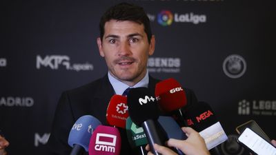 Casillas desmiente que sea gay y denuncia que le han hackeado la cuenta de Twitter