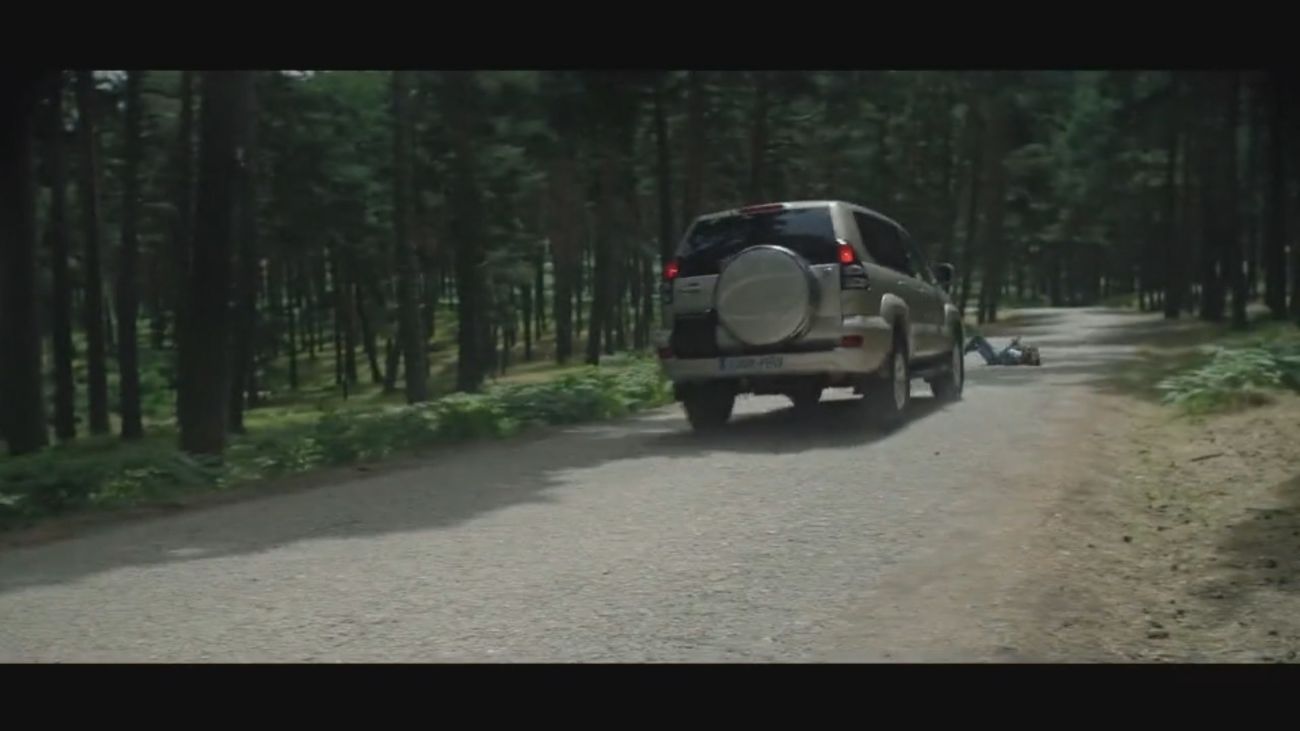 La DGT simula el atropello de Amaia y Eduard Fernández en su nueva campaña de concienciación