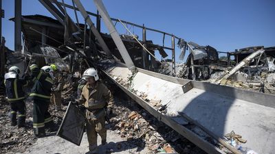 Rusia asegura que no atacó centro comercial en Kremenchuk sino armas occidentales de un almacén cercano