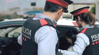Liberada una mujer secuestrada y violada en un piso de Barcelona