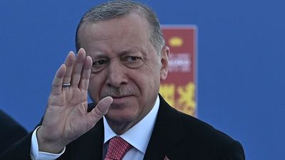 Erdogan pide perdón por lentitud en la ayuda tras los terremotos tres semanas después