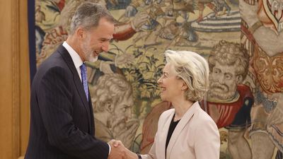 El Rey recibe a la presidenta de la Comisión Europea con motivo de su asistencia a la cumbre de la OTAN