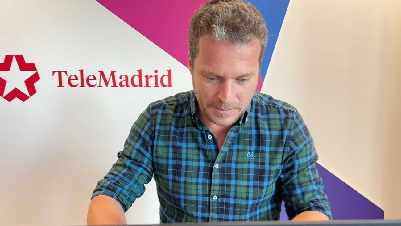 Jota Abril, presentador de Madrid, uno de tres millones, contesta a todas vuestras preguntas