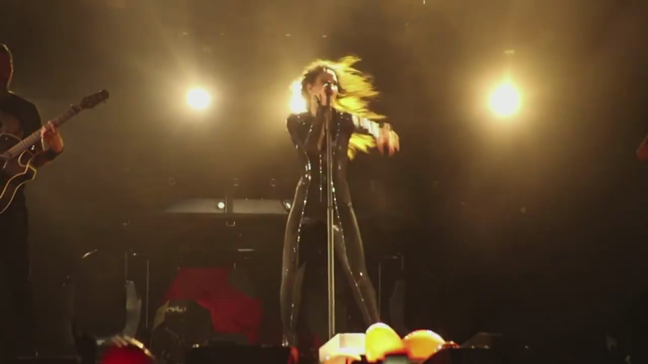 Malú regresa a los escenarios y estrena disco