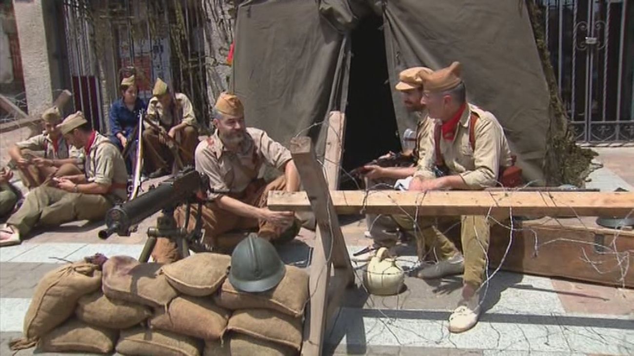 Navalagamella recrea la batalla de Brunete en su  85 aniversario