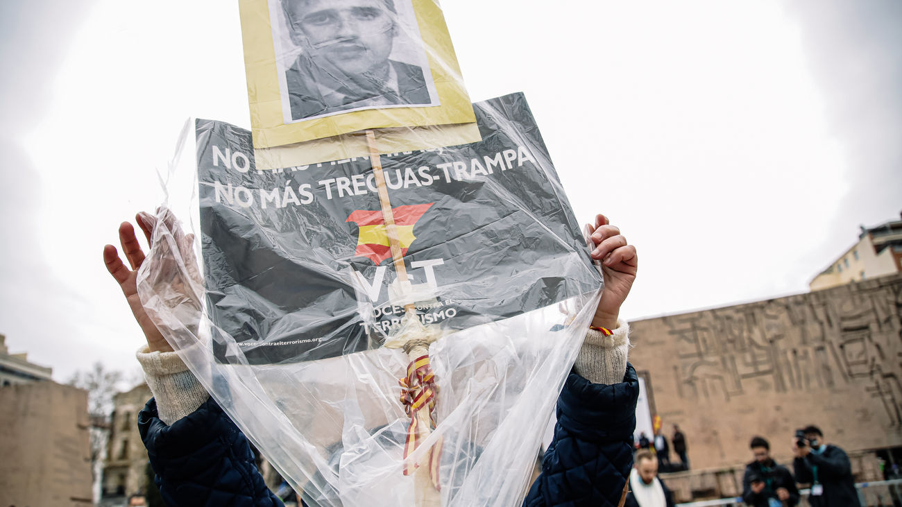 AVT y Dignidad y Justicia se niegan a compartir el homenaje a Miguel Ángel Blanco con Sánchez