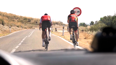 ¿Conviven bien ciclistas y vehículos en los adelantamientos?