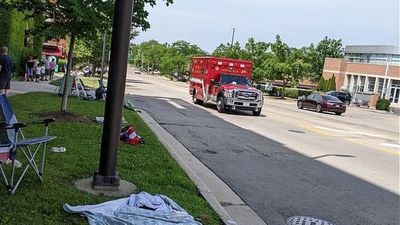 Tiroteo con 6 muertos y 24 heridos en un desfile en EEUU por el 4 de julio