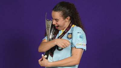 Irene Córdoba: “Me eché a llorar, es un sueño poder compartirlo con mis compañeras"