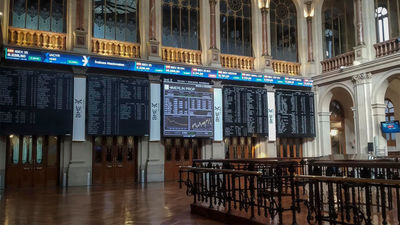 El Ibex sube 0,36% y se queda a las puertas de los 11.000 puntos