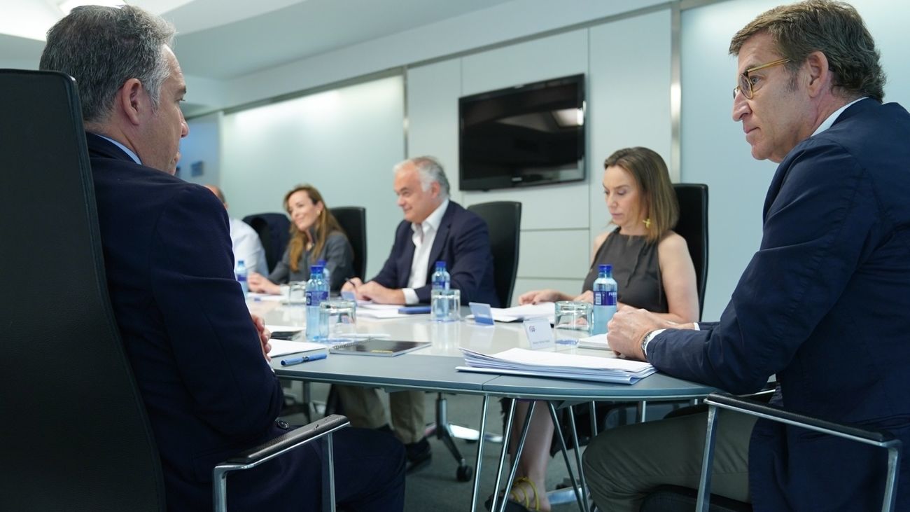 Feijóo reúne a su cúpula para preparar el Debate del Estado de la Nación