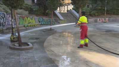 Satisfacción entre los vecinos de la plaza del Dos de mayo por la futura instalación de cámaras de seguridad