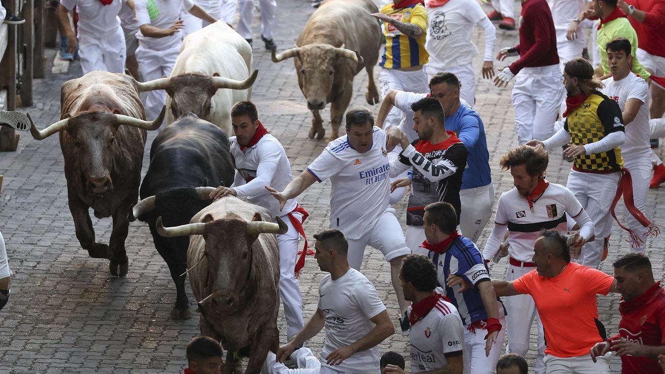 San Fermín 2022: Una carrera rápida y sin heridos por asta, abre los encierros