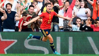 4-1. España golea a Finlandia en su estreno