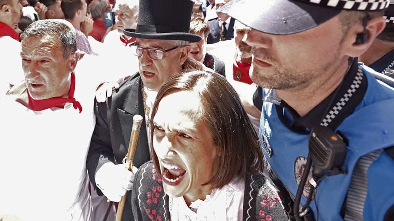 Heridos 3 policías en Pamplona en unos altercados provocados por la izquierda abertzale en la procesión de San Fermín