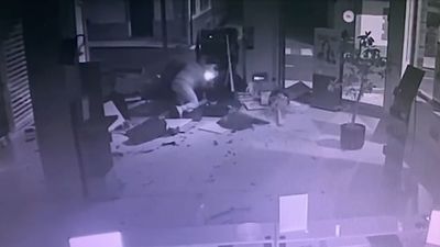 La 'pala del pizzero', el método de una banda internacional para reventar cajeros en pueblos pequeños