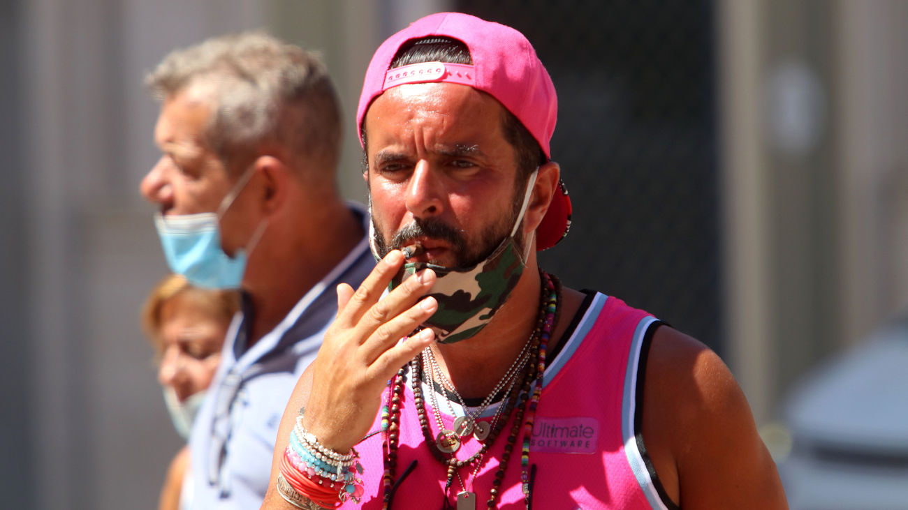 Un estudio alerta de que el uso de mascarillas amplifica los daños del tabaquismo