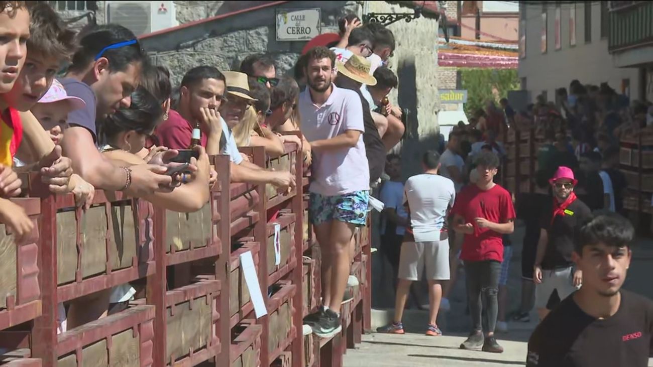 El Boalo vive su particular 'San Fermín' durante sus fiestas patronales
