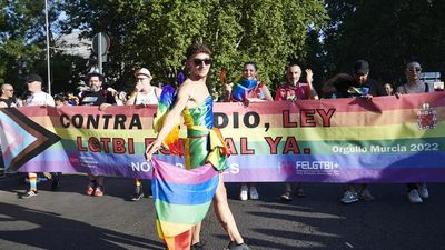 Cientos de miles de personas salen a las calles de Madrid en la manifestación del Orgullo 2022