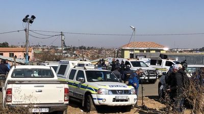 Dos tiroteos en tabernas de Sudáfrica dejan al menos 19 muertos