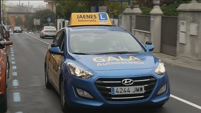 Las autoescuelas, en 'estado crítico': bajan los alumnos y aumentan los gastos por el precio de la gasolina