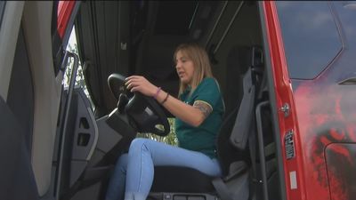 Ofrecen diez becas de formación para mujeres que quieran ser camioneras