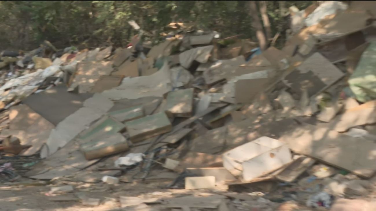 Los vecinos de Coslada denuncian la acumulación de residuos tóxicos en un vertedero ilegal